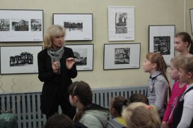 В выставочном зале Ирбитской детской художественной школы открыта выставка печатной графики учащихся и преподавателей детской художественной школы №1 г.Екатеринбурга.